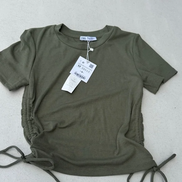 Zara kids Short Sleeve Top with Ruched Sides - Picture 3 of 3